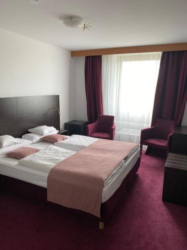 Hotel Montree - image 12