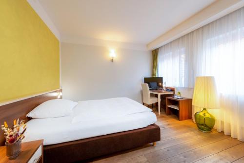 1 twin bed