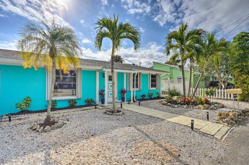 Matlacha Waterfront Retreat: Dock & Hot Tub! in Matlacha (FL)