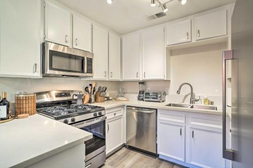 Mid-Century Modern Palm Springs Gem 1 Mi to Dtwn! in Palm Springs, USA
