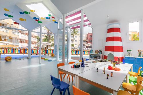 คลับสำหรับเด็ก, อัลเลโกร อิโซรา (Allegro Isora) in เกียเดอิโซรา