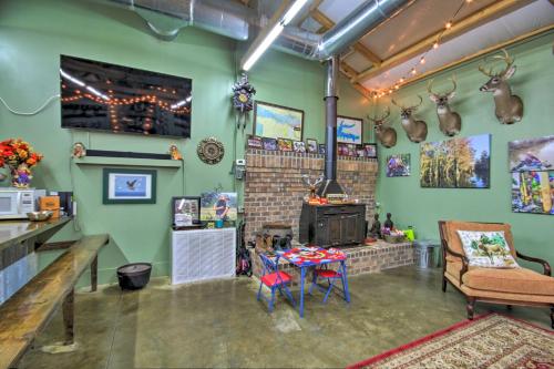 Saint Matthews Outlaw Gameroom with Fire Pit!