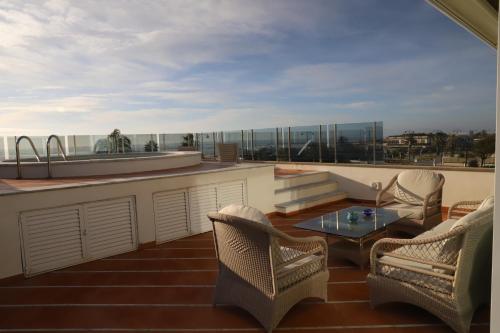 Exclusive dream - Sea view Flat with Swimming pool