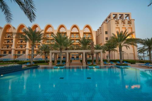 Luxury 4BR 4BA Private Pool Penthouse by Simply Comfort