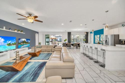 Family Resort - 15BR Mansion - Private Pool Hot Tub and BBQ! - image 2