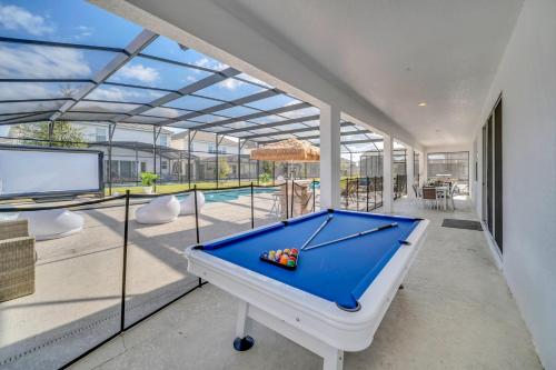 Family Resort - 15BR Mansion - Private Pool Hot Tub and BBQ! - image 13
