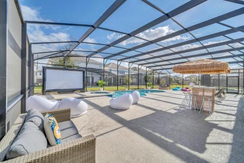 Family Resort - 15BR Mansion - Private Pool Hot Tub and BBQ! - main image