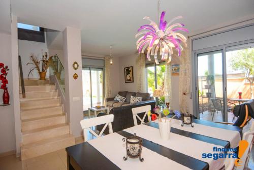  Villa Mireia in 43883 Roda de Bará