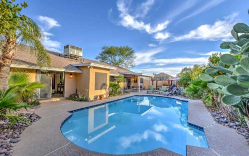 Charming Scottsdale Home with Pool Patio and Hot Tub! - image 12