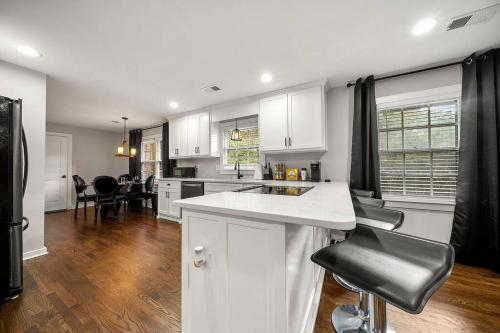 Luxe Westside Ranch, Mins to West Midtown Atl.