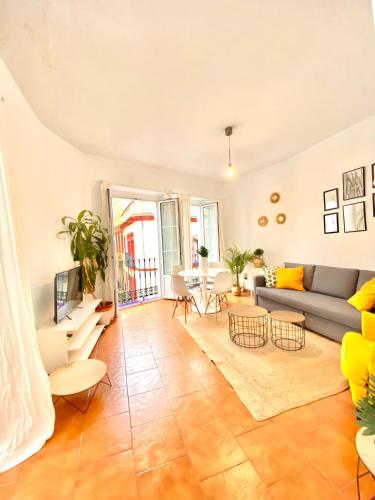 HomeySeville Comfortable studio old town, parking optional, Sevilla
