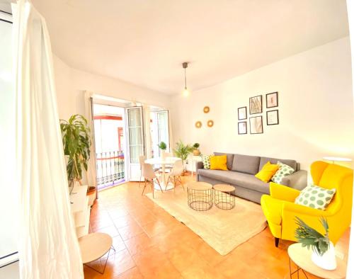 HomeySeville Comfortable studio old town, parking optional, Sevilla (Foto 5)