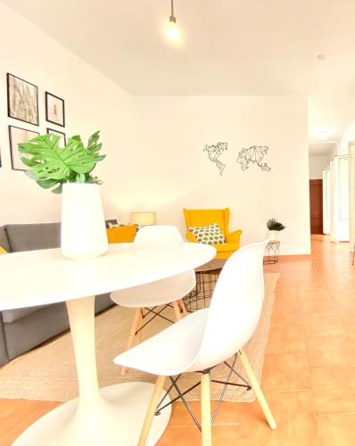 HomeySeville Comfortable studio old town, parking optional, Sevilla (Foto 8)