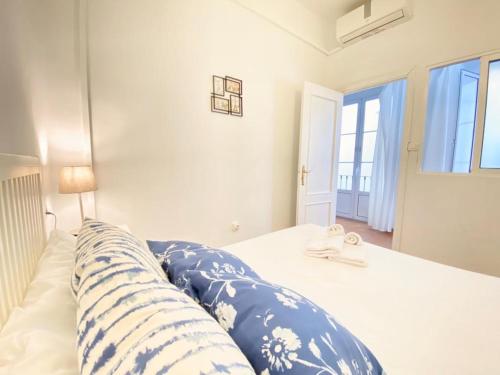HomeySeville SuperB Apartment Downtown Sevilla ,parking optional, Top !!