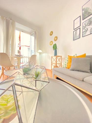 HomeySeville SuperB Apartment Downtown Sevilla ,parking optional, Top !!, Sevilla
