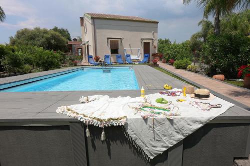  Casa delle foglie in 95037 San Giovanni la Punta