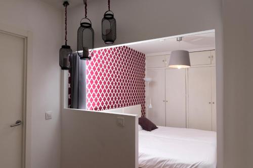 One-Bedroom Apartment image 5