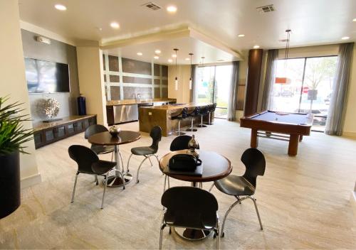 Modern Luxe Oasis Heart of Houston