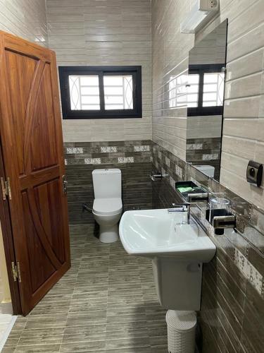 Baño, Havana Hôtel (Havana Hotel) in Morondava