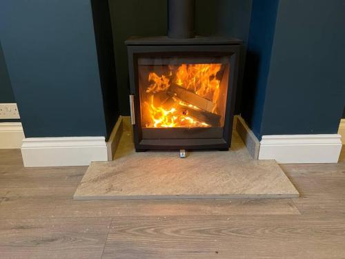 Luxury Cromer cottage with hot tub & log burner in Town