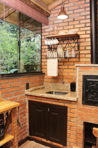 Konyha, CABANA DAS IÇARAS - Conforto junto à natureza (CABANA DAS ICARAS - Conforto junto a natureza) in São João do Rio Vermelho