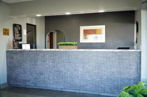 Southern Inn and Suites 5
