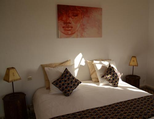 1 queen bed, 2 twin beds