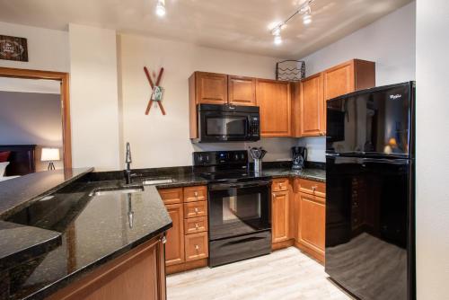 Terrific Zephyr Mountain Lodge Condo With Beautiful Views of the Continental Divide near Mountain co in Winter Park (CO)