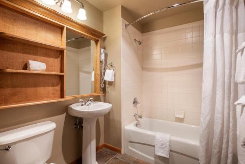 Large Zephyr Mountain Lodge condo with fireplace and Village Views condo thumb 3