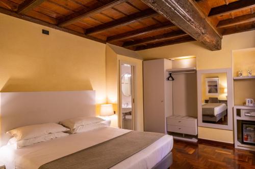 Hotel Boutique Antiche Mura