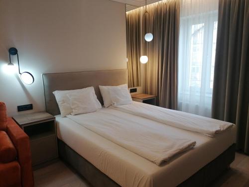 Deluxe Room (2 Adults + 1 Child) image 7