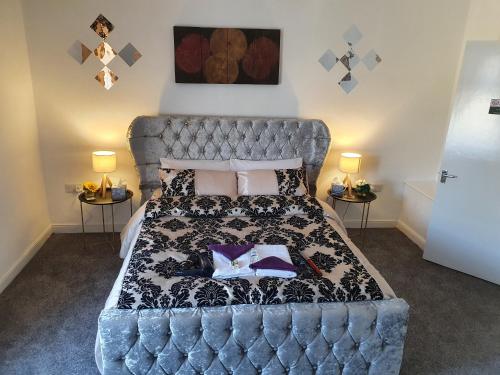 king Bed Premium luxury suite + Free Parking + Free Fast WiFi gîte à louer Morley