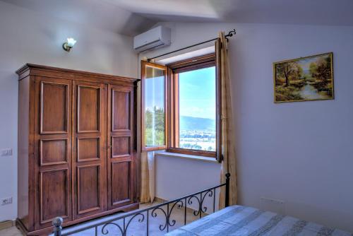 Villa San Lorenzo - Hilltop Villa With Private Pool, Jacuzzi & AirCO