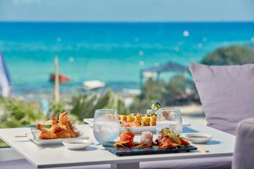So White Club Resort - main image
