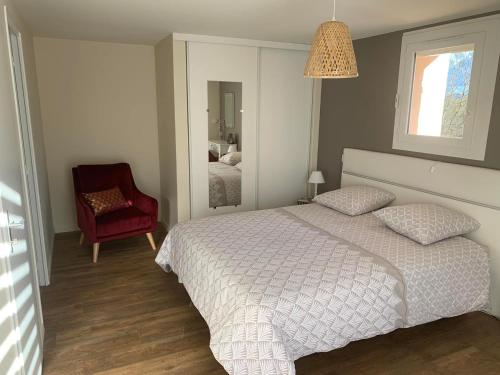 Domaine de Jarentin - Chambres d'hôtes chambre d'hôte Balbigny