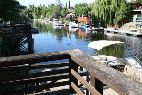 3 BR Channel House with Dock in Lakeport (CA)