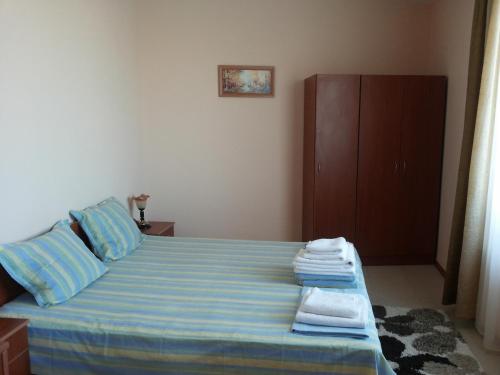 One-Bedroom Apartment with Sea View image 8