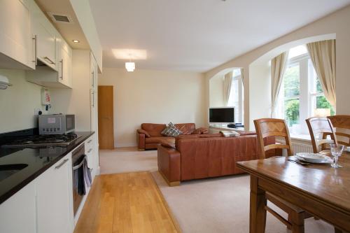 廚房, 高地俱樂部酒店 (The Highland Club) in 奧古斯都堡市中心