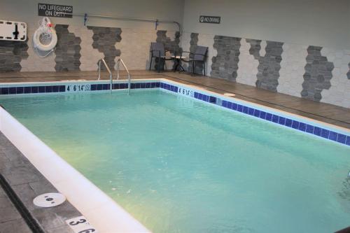 La Quinta Inn & Suites by Wyndham Bardstown in Bardstown, USA