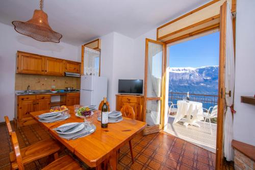 Apartment with Lake View