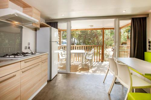 Mobile Home I (4 Adults) Private Sanitary Facilities and Air Conditioning