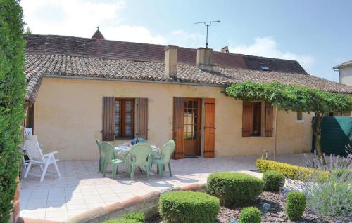 Amazing home in St Pierre dEyraud with 3 Bedrooms, WiFi and Private swimming pool