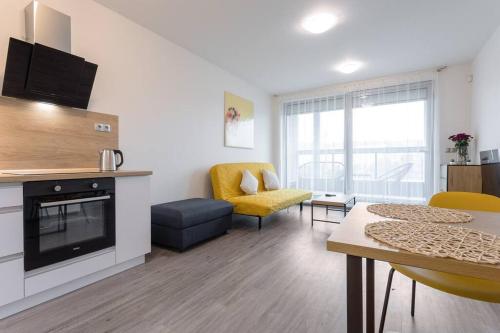 Yellow apartment with PARKING - image 12