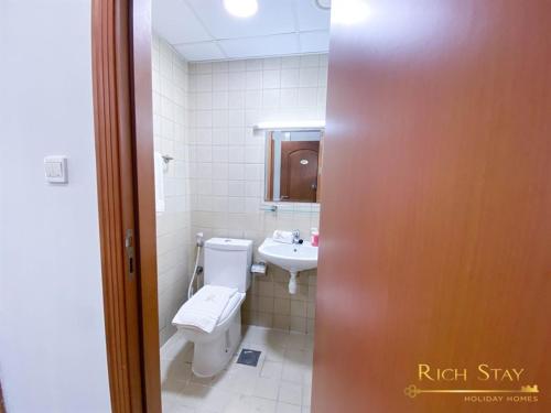 Stylish And Spacious 1 BR Apartment in Marina Manchester Tower