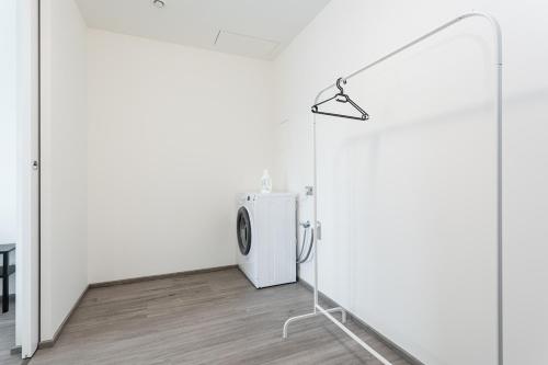 Yellow apartment with PARKING - image 11