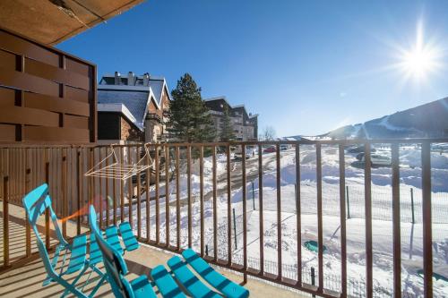 Studio with Mountain View
