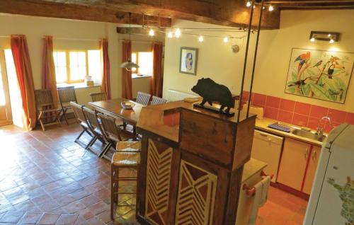 virtuve, Cozy Home In Domfront En Champagne in Domfront-en-Champagne