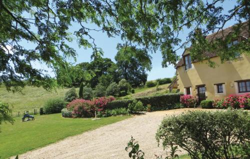 Viesnīcas āriene, Cozy Home In Domfront En Champagne in Domfront-en-Champagne