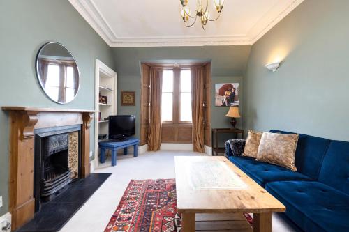JOIVY Old Town 1-Bed Apartment with Stunning Views, Edinburgh (photo 2)