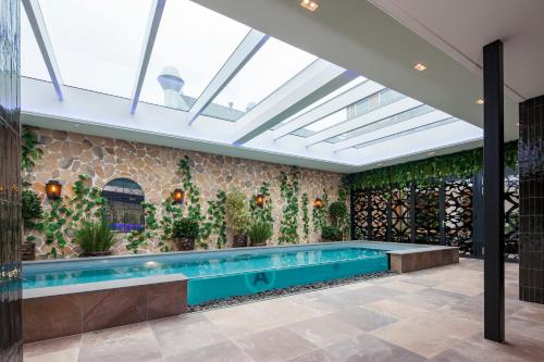 Boutique Hotel Jersey - Tap to explore photos